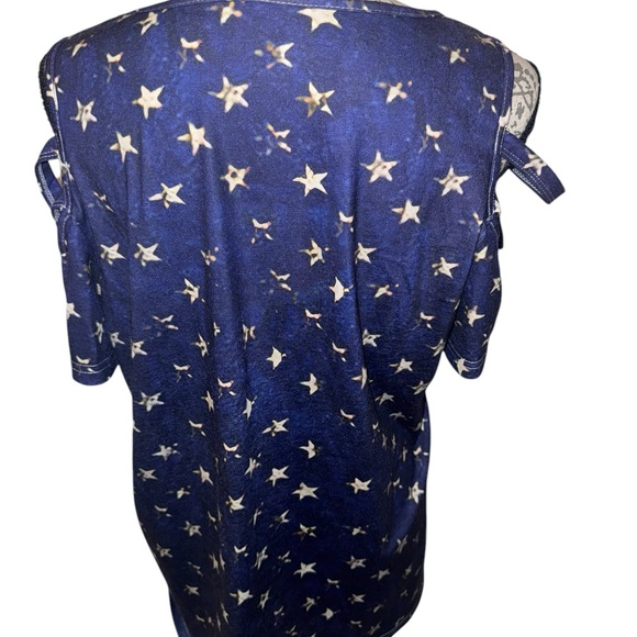 SHEIN Top - Picture 2 of 6